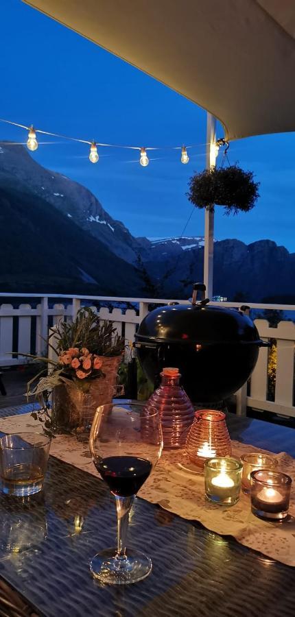 Between Fjord og Glacier Ålfoten Buitenkant foto